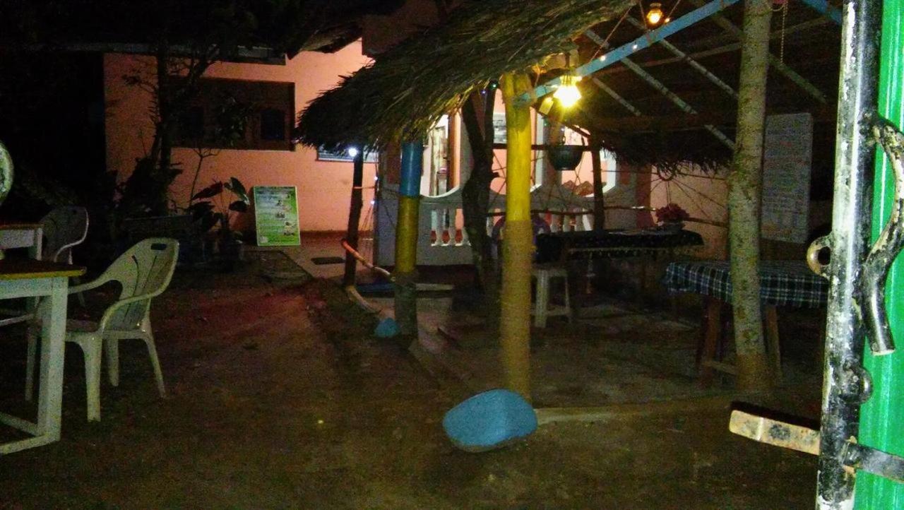 Thevindu Guest & Redmud Resturent Banduramulla ภายนอก รูปภาพ
