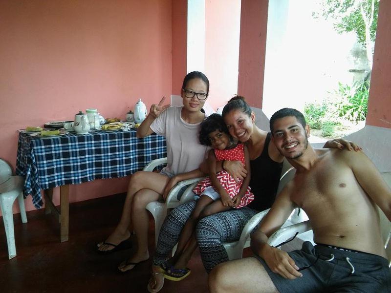 Thevindu Guest & Redmud Resturent Banduramulla ภายนอก รูปภาพ